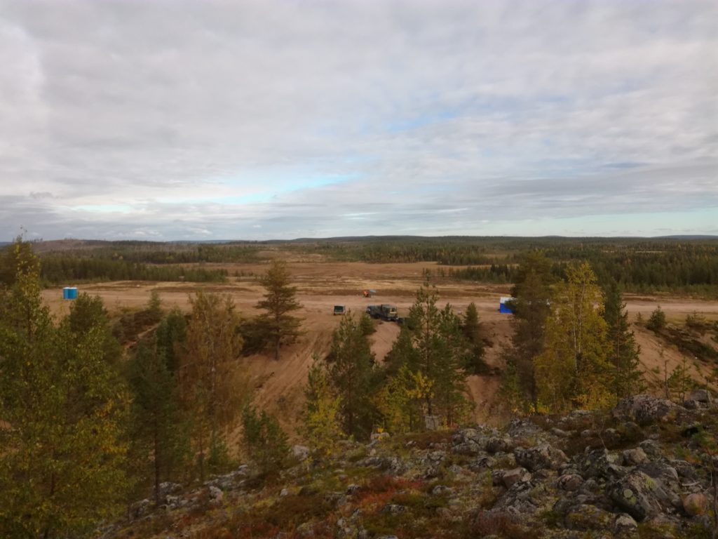 Kalottiottelun sotilaalliset rastit järjestettiin Hautainmaan kentän ympärillä.