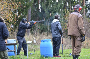 Haulikollakin kokeiltiin kiekoja rikki