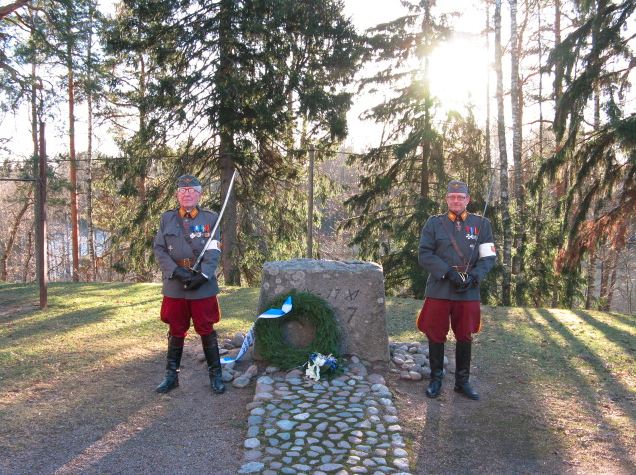 Kunniavartiossa (oik.) majurit Mats Blomberg ja Fred Sahala. kuva:Erkki Naumanen