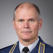 Puolustusvoimain komentaja, kenraali Jarmo Lindberg on valtakunnallisen maanpuolustusjuhlan pääpuhuja
