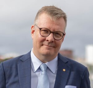 Tuomas Kuusivaara Katajanokalla Havu Takamaan kuvaamana.